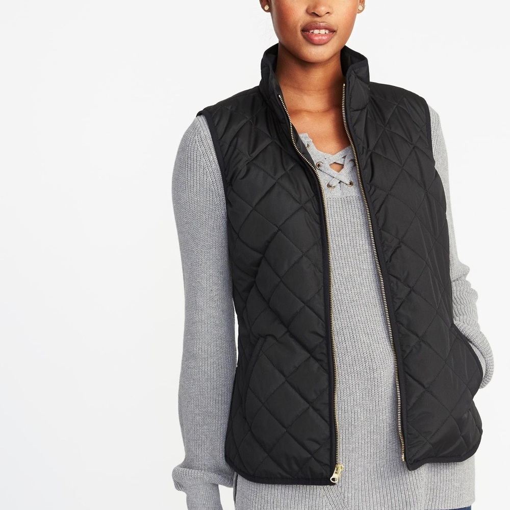 Old Navy quilted puffy vest in NAVY